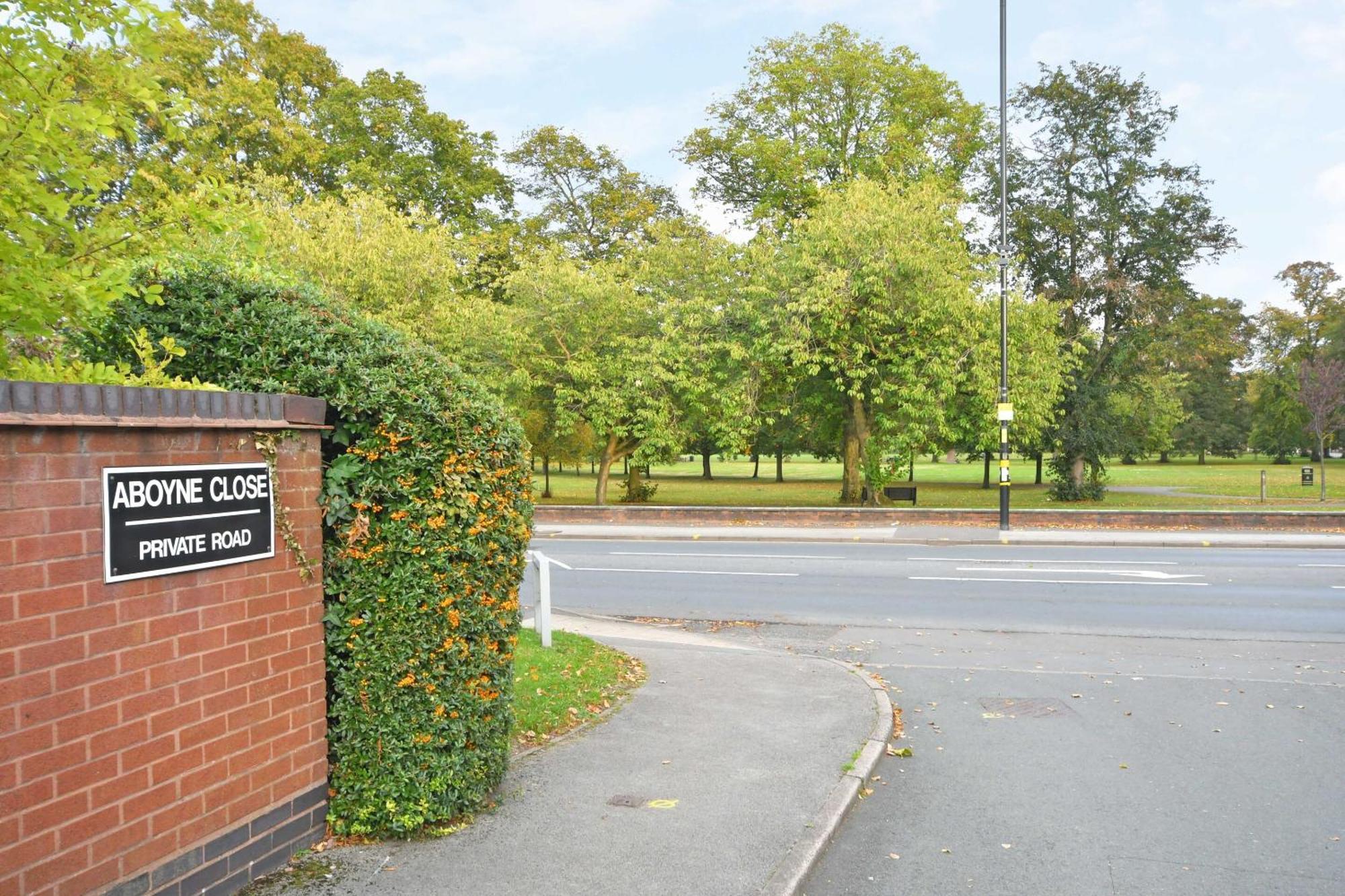 Townhouse @ Aboyne Close Birmingham Eksteriør bilde