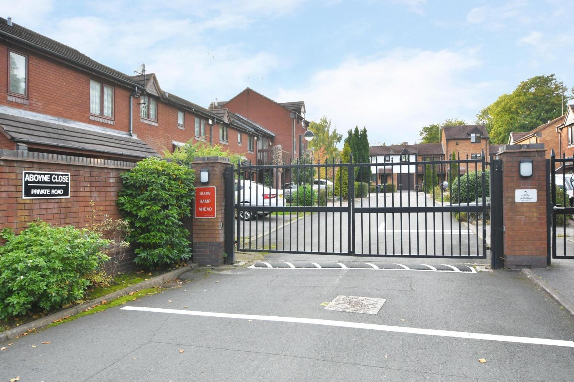 Townhouse @ Aboyne Close Birmingham Eksteriør bilde